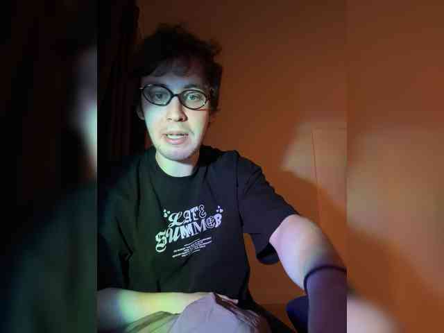 LilllitRR webcam