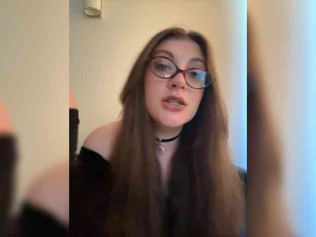 LilllitRR webcam