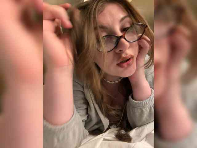 LilllitRR webcam
