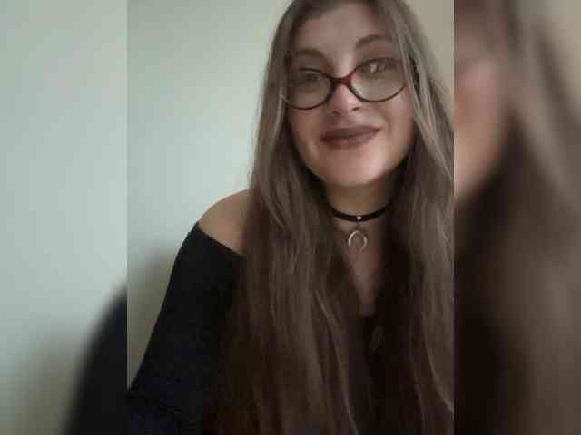 LilllitRR webcam