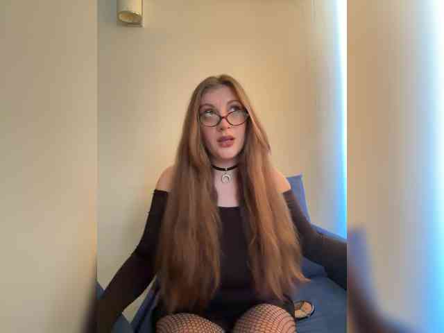 LilllitRR webcam