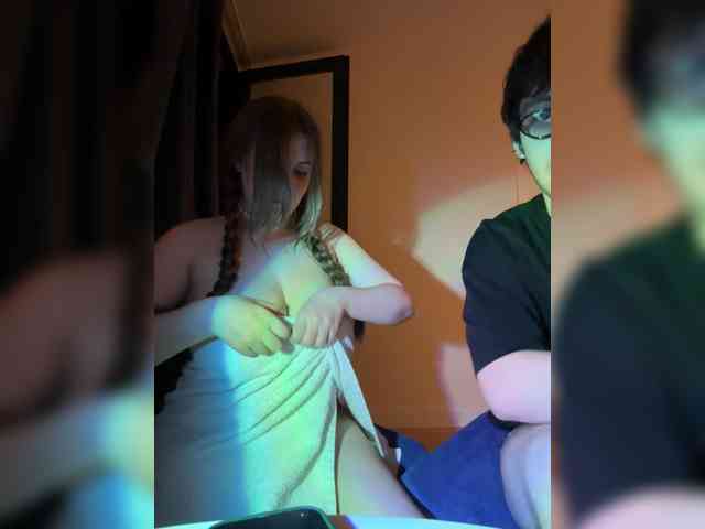 LilllitRR webcam
