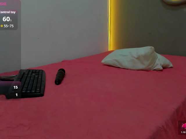 amiina-18 live cam on BongaCams