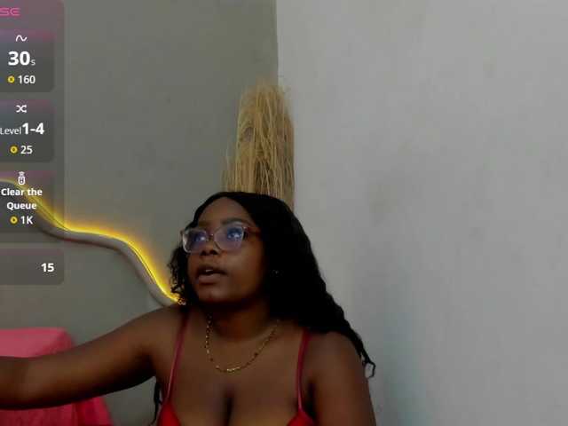 amiina-18 live cam on BongaCams