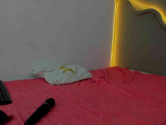 amiina-18 webcam