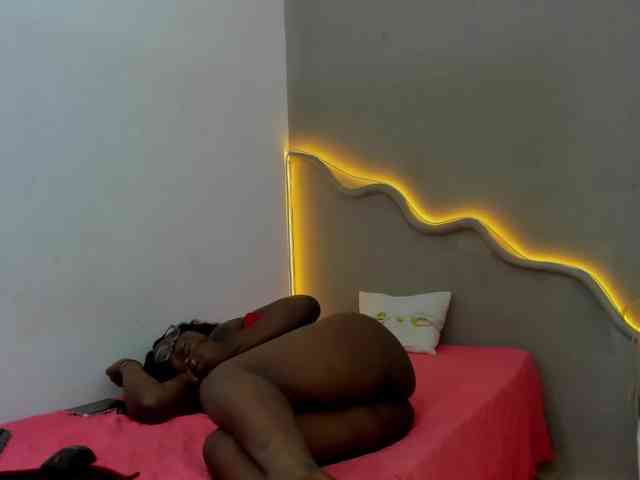 amiina-18 webcam