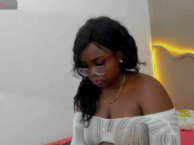 amiina-18 webcam
