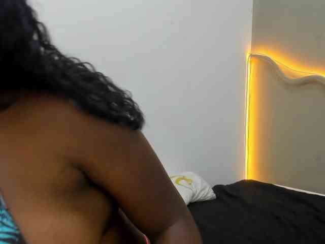 amiina-18 webcam
