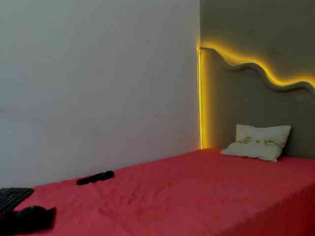 amiina-18 webcam