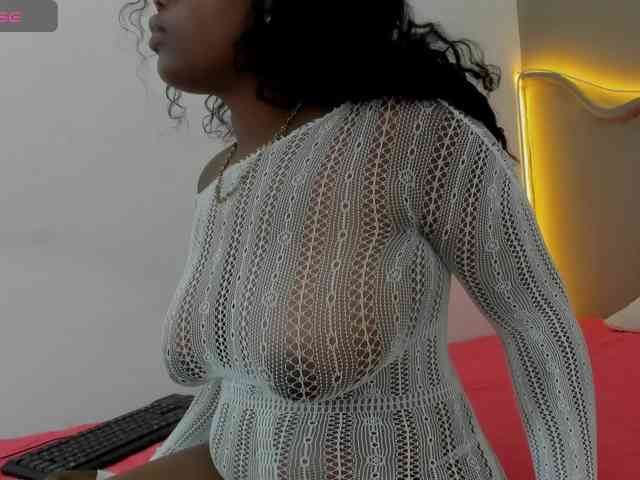 amiina-18 webcam