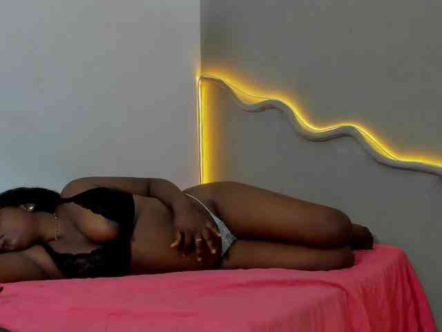 amiina-18 webcam