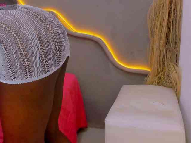amiina-18 webcam