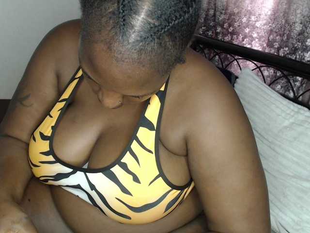 whimsicat live cam on BongaCams