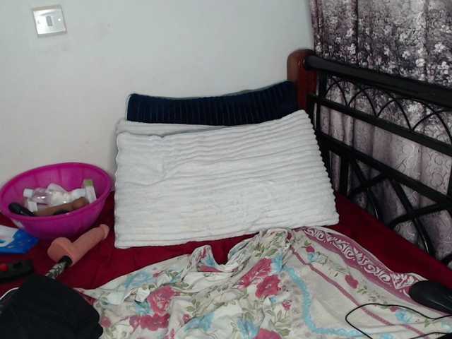 whimsicat live cam on BongaCams