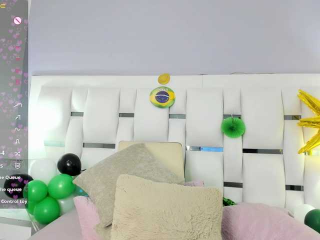 EmilyLux live cam on BongaCams