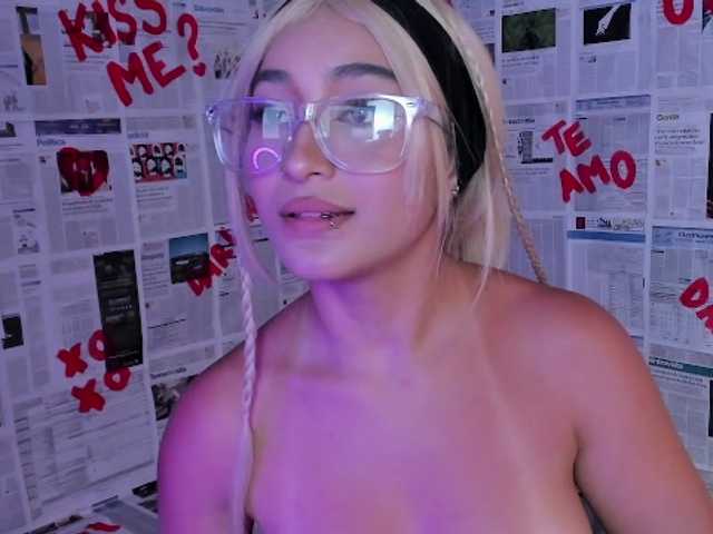 Nina-Mars live cam on BongaCams