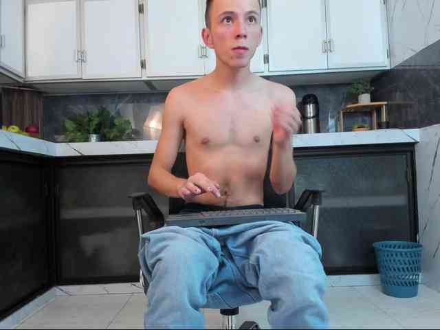 Thiiago-twink Live Webcam on BongaCams