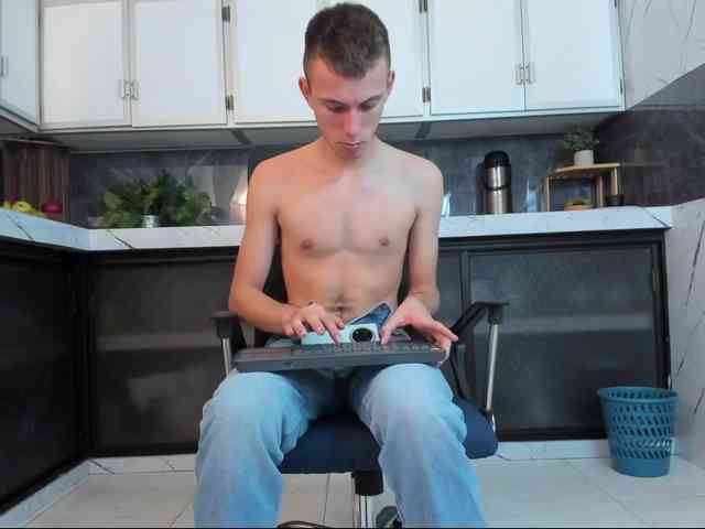 Thiiago-twink Live Webcam on BongaCams