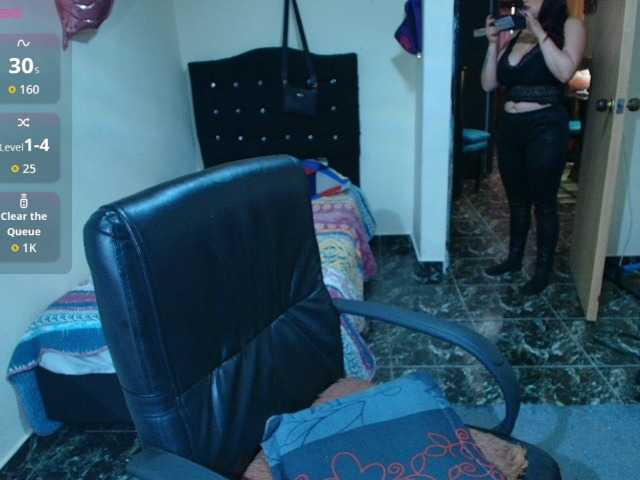 Angela-alejandro live cam preview