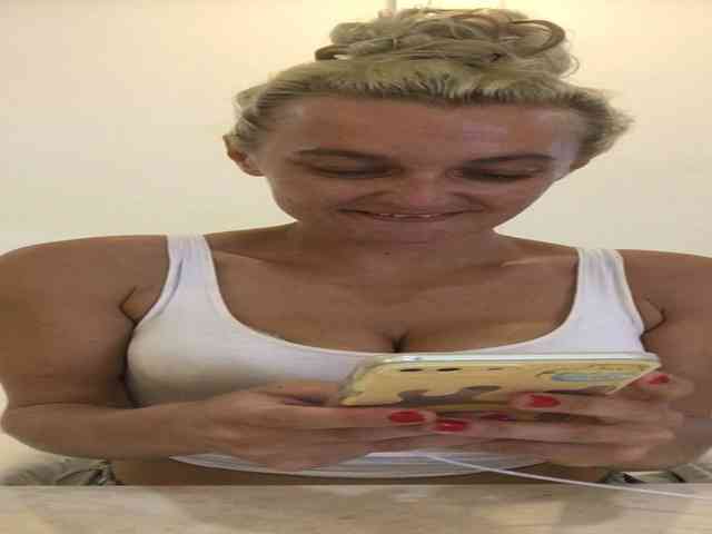 GoddessKai webcam