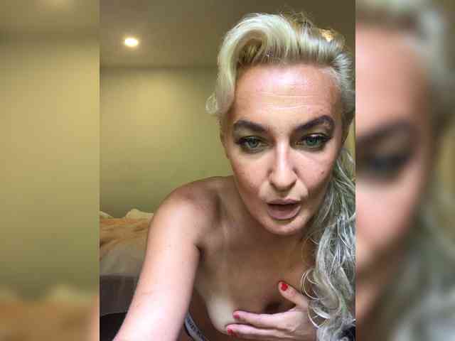 GoddessKai webcam