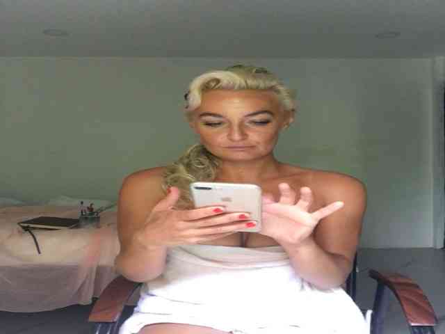 GoddessKai webcam