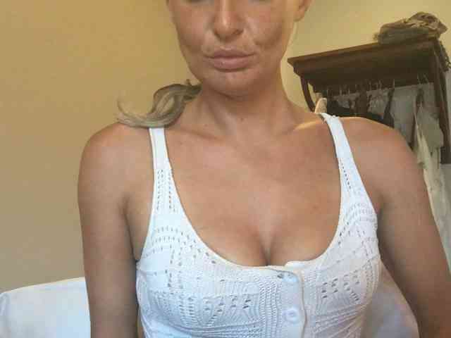 GoddessKai webcam