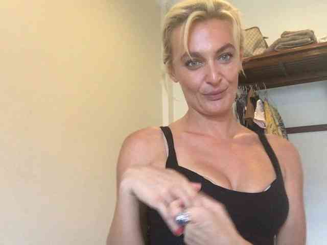 GoddessKai webcam