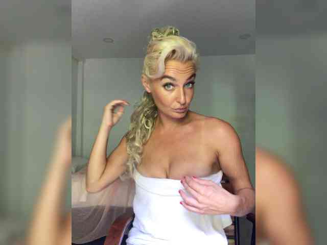 GoddessKai webcam