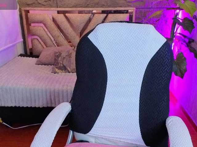 Pixxiie live webcam show