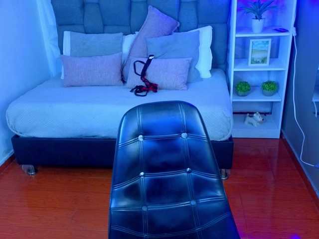 Pixxiie live cam on BongaCams