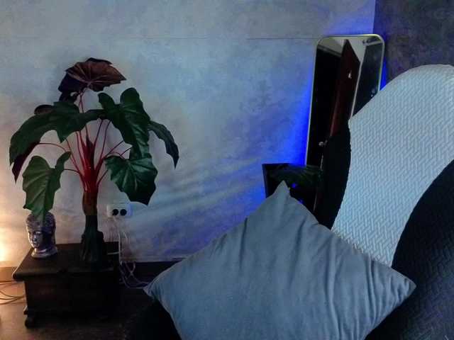 Pixxiie live webcam show