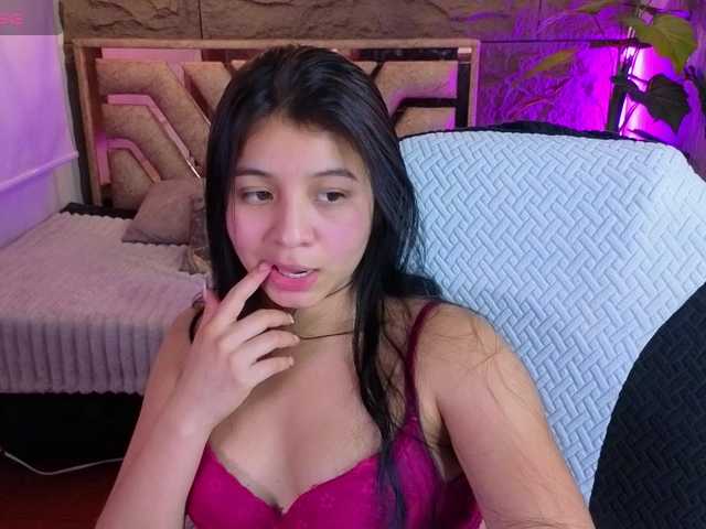 Pixxiie live webcam show