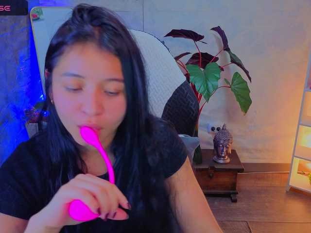 Pixxiie live cam on BongaCams