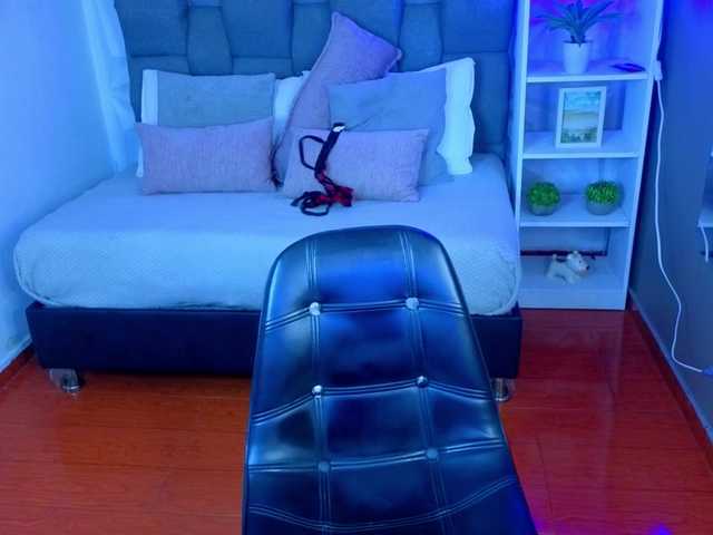 Pixxiie live cam on BongaCams