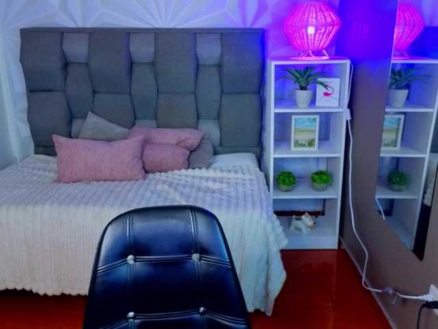 Pixxiie live cam on BongaCams