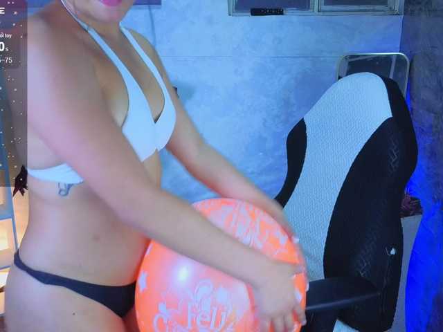 Pixxiie live cam on BongaCams