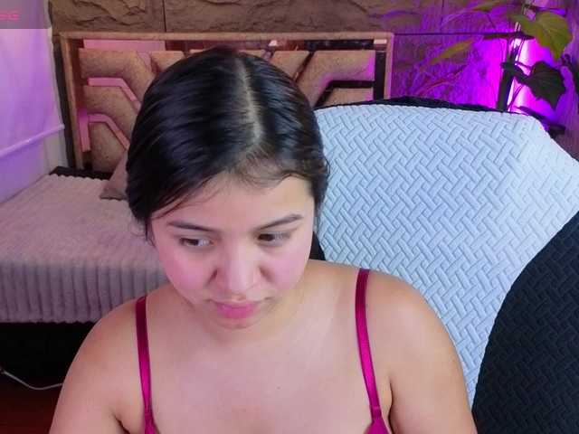 Pixxiie live webcam show