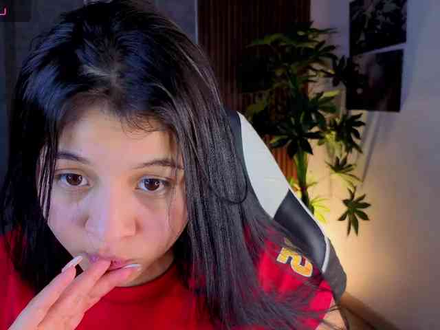 Pixxiie Live Webcam on BongaCams