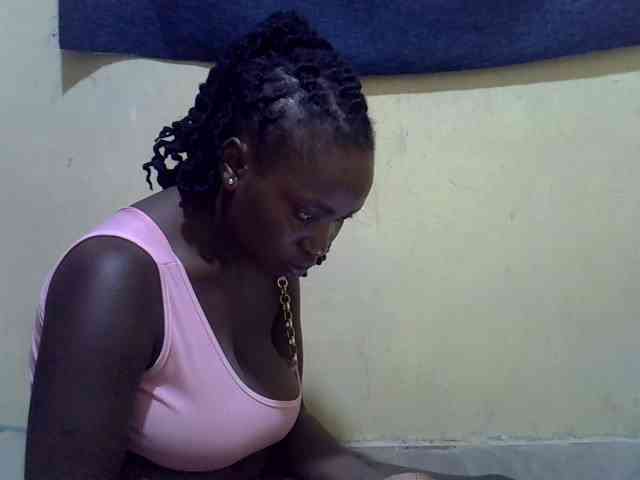 LovelyLiz254 webcam