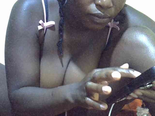 LovelyLiz254 webcam