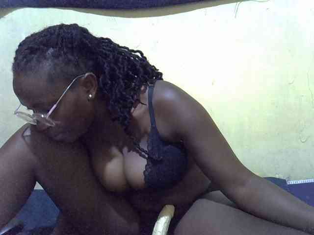 LovelyLiz254 webcam