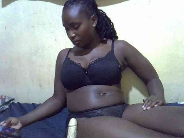 LovelyLiz254 webcam