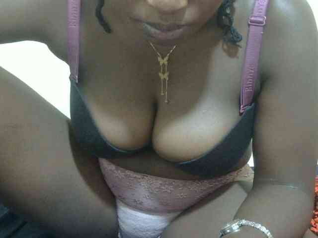 LovelyLiz254 webcam