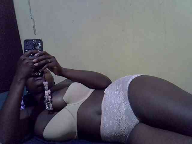 LovelyLiz254 webcam