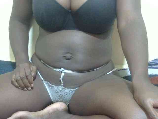LovelyLiz254 webcam