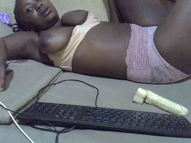 LovelyLiz254 webcam