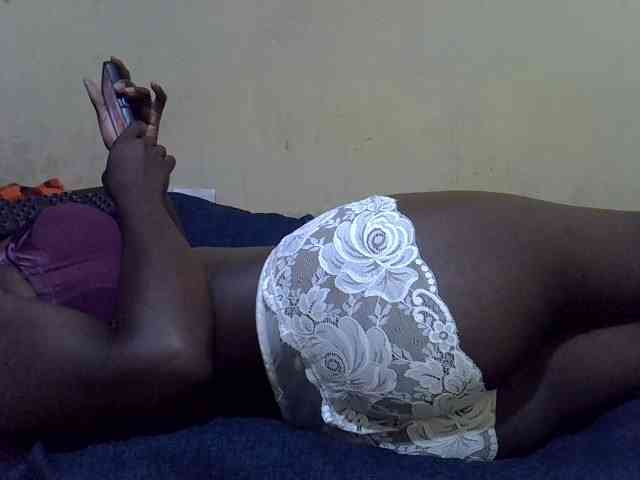 LovelyLiz254 webcam