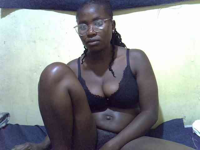 LovelyLiz254 webcam