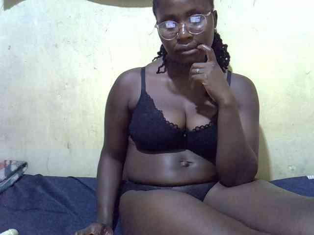 LovelyLiz254 webcam